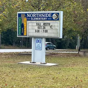 Ole Red is ready for Fall Festival #1 at Northside Elementary. Y’all come take some photos with Ole Red and tag us.
#likeagoodneighborstatefarmisthere #whoisyourneighbor #wehaveroomforyou