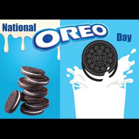 Happy National Oreo Cookie Day!! Are you a dunker or a twister ? ????