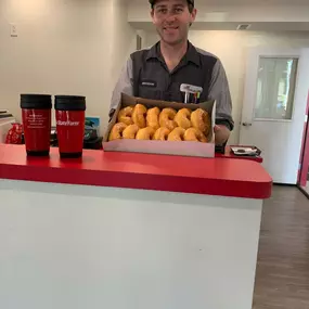 Our office had fun for Good Neighbor Day. We wanted to support our small businesses in Waterloo. We know it's been a rough year and a half and wanted to spread some kindness. Thank you to Ahne's Bakery for providing delicious donuts. We hope it put a smile on your face. We couldn't get to everyone but know that we support all of you!