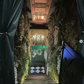 Descend the steps into our underground bar and be transported into a world of magic and mystery. Our state-of-the-art virtual reality experience adds a futuristic twist to the prohibition-era vibe, making every visit to our cocktail lounge a thrilling adventure.