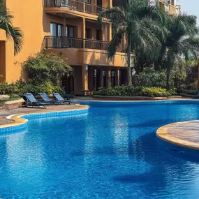 Leading commercial pool builders for FL hotels and resorts