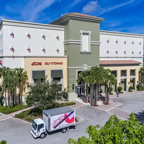 Self Storage Facility in Palm Beach Gardens, FL