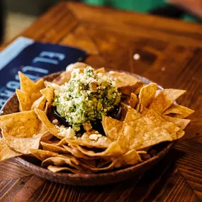 Guacamole and chips.