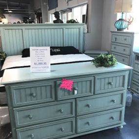 Bild von The Find Furniture Consignment