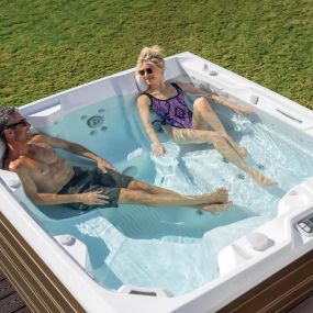 Bachmann Pools, Spas & Saunas offers quarterly draining and refilling services for your pool, swim spa, or hot tub. ???? Say goodbye to the hassle of maintenance and hello to crystal-clear waters all year round.