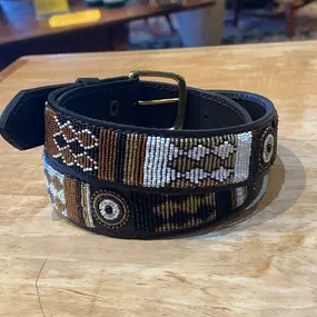 ???????? Loving this special ordered @kenyancollection belt with brown and black beading to match every tack combination! ????????