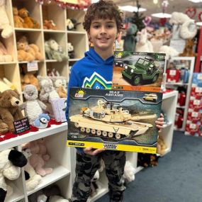 Saturdays are for… visiting your favorite store & stocking up on activities for the holiday weekend! ????✨????️

Or, in Max’s case, for the evening… this Cobi-building-pro may or may not have already finished the jeep kit already… ????
