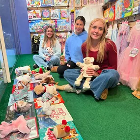 Caroline & her ✨Window Crew✨ are ????simply having a wonderful window-timeeee???? as they work their magic to create this year’s holiday windows!!! ???? They’re officially in the home stretch sooooo stayyy tunedddddd… ????✨????✨????