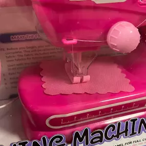 This sewing machine is so cool! With this kit you can learn how to sew a drawstring bag!