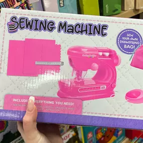 This sewing machine is so cool! With this kit you can learn how to sew a drawstring bag!