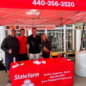 The sun came out just in time for the annual Taste Of River event! It was a great night visiting with friends, enjoying delicious food & celebrating our local community!