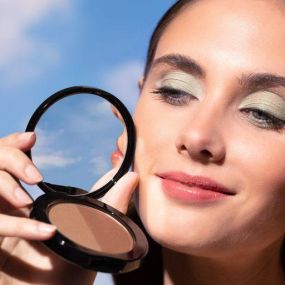 Ease your way into summer with a subtle, sunkissed glow. Our Bronzing Powder Duo has two bronzers in one which can be stacked for contour, swirled for dimension, or used separately for classic bronze looks (available in both matte & satin finishes)!????

Shop our Bronzing Powder Duo at Merle Norman Olney.