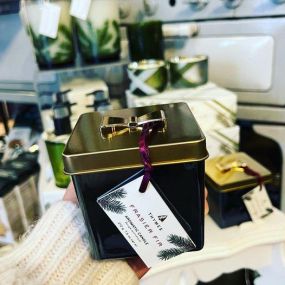 Even though we’re huge advocates of wrapping yourself to remind your family what a gift you are ????????????, this gift of a @thymesfragrances Frasier Fir is the gift that keeps on giving! Grab them in #annarbor today ????????????????