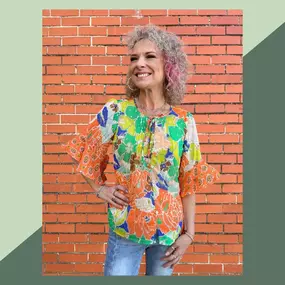 Fresh and floral! ????✨ With its dreamy flutter sleeves and vibrant print, our Flutter Sleeve Bright Floral Top is a breath of fresh air!