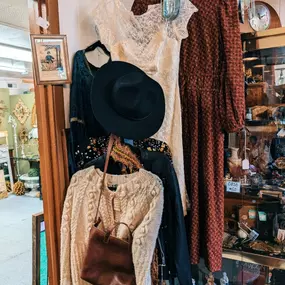 The weather is getting cooler which means our wardrobe is getting cozier! Refresh your closet with some fall fashion from Jackson Square Mall!
Many of our dealers have unique vintage clothing and accessories for men and women! You'll leave our mall looking good, feeling great, and turning heads!