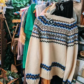 The weather is getting cooler which means our wardrobe is getting cozier! Refresh your closet with some fall fashion from Jackson Square Mall!
Many of our dealers have unique vintage clothing and accessories for men and women! You'll leave our mall looking good, feeling great, and turning heads!