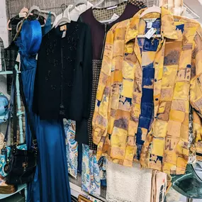 The weather is getting cooler which means our wardrobe is getting cozier! Refresh your closet with some fall fashion from Jackson Square Mall!
Many of our dealers have unique vintage clothing and accessories for men and women! You'll leave our mall looking good, feeling great, and turning heads!