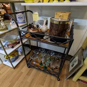 New week, new reasons to redo a room. Vintage chairs, dreamy dressers, and cozy statement pieces just hit the floor at Jackson Square Mall.