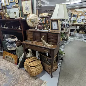 New week, new reasons to redo a room. Vintage chairs, dreamy dressers, and cozy statement pieces just hit the floor at Jackson Square Mall.