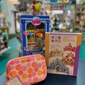 What are you celebrating this weekend? If you need a gift, we have a suggestion! ????
Stop in and let one of our toy experts wrap up something extra playful. Or, just call/text/DM and we’ll handle EVERYTHING! ????
Shop locally and we can ALL celebrate! ????