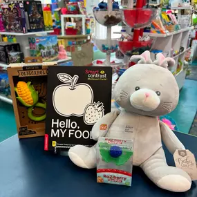 ???????????? Is there a FOODIE in your life with a celebration this weekend? We have JUST the thing! 
This week’s gift guide features some of our fun, food themed gifts with a side of PLAY for each age! Whether it’s a tiny friend just cutting their teeth or a more refined sushi (stuffy!) ✨connoisseur✨ you’re sure to find something that hits the SPOT! ????
???? If you need your gift “to go” don’t forget that we can wrap it up for FREE!  Our Toy Experts are standing by ready to serve YOU! 
***Catc