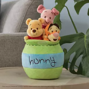 Time for something sweet, like these adorable Winnie the Pooh plushies!! 
Have some fun with Tigger, Pooh and Piglet and store them easily in Pooh’s hunny pot!