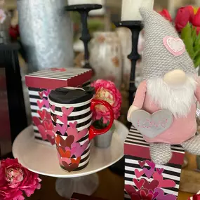 ❤️Love is in the air at 39 North Home & Gift! ❤️
Find the perfect Valentine’s gifts and décor—from elegant candles and keepsakes to unique jewelry and more.
Stop by today and make this Valentine’s Day unforgettable! ????
#ValentinesDay #39NHome #giftsyoulove