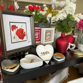 ❤️Love is in the air at 39 North Home & Gift! ❤️
Find the perfect Valentine’s gifts and décor—from elegant candles and keepsakes to unique jewelry and more.
Stop by today and make this Valentine’s Day unforgettable! ????
#ValentinesDay #39NHome #giftsyoulove