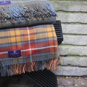 Southampton Home Presents a collection of 100% Pure New Wool Blankets destined to become a favorite. Durable Wool Blanket measures 59