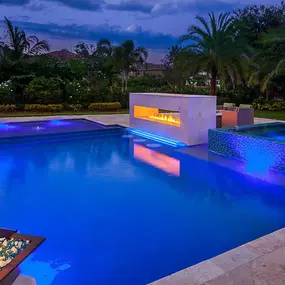 Luxury custom pool by Magnolia custom pools