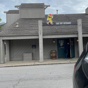 Old School Pizza & Wings Takeout Entrance