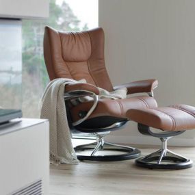 Experience the comfort and style of the Ekornes Stressless Wing Recliner