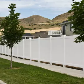 Vinyl fence slats in Utah neighborhood