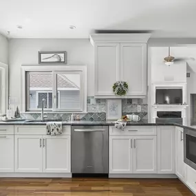 beautiful white cabinet painting in Baltimore and Howard County