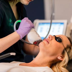 CONTOUR TRL LASER RESURFACING™
Contour TRL Laser Resurfacing™ offers you a higher-level treatment for damaged and aging skin. We use it to treat moderate or deep wrinkles, persistent lines around the mouth and eyes, acne scarring and under-eye bags.