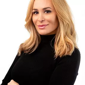 SARAH SAFA, MS, PAC
Founder, Master Injector, National Instructor and Aesthetic Specialist