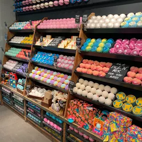 Bath bombs, colourful displays