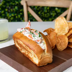 LOBSTER ROLL