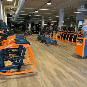 Basic-Fit Veendam Veenlustpassage - cardio