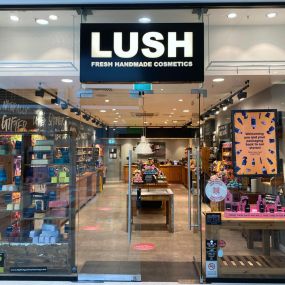 Lush Braehead Shop Front 2021