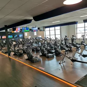 Basic-Fit Hoofddorp Toolenburg 24/7 - cardio