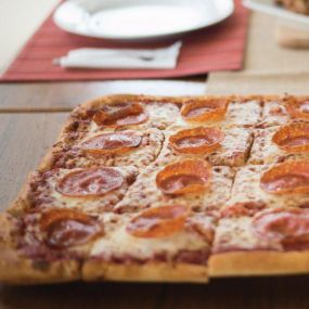 Snappy Tomato Pizza – Eminence, Kentucky -
Order Online, Delivery, Carry Out and Pick-Up!
Call (502) 845-4455