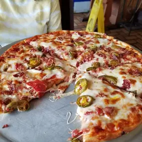 Snappy Tomato Pizza – Eminence, Kentucky -
Order Online, Delivery, Carry Out and Pick-Up!
Call (502) 845-4455