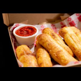 Breadsticks-Snappy Tomato Pizza