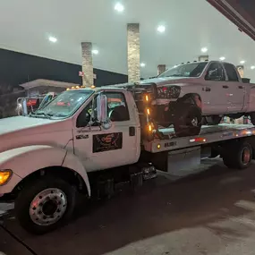 When you're in need of a reliable towing service near Kennesaw, GA, G&C Towing Services is just a call away. We specialize in delivering prompt, professional towing services 24/7, ensuring that whether you’re facing a breakdown, an accident, or just need a vehicle relocated, we have you covered. Our fleet of state-of-the-art tow trucks is operated by experienced professionals who handle your vehicle with the utmost care. With G&C Towing Services, you'll experience quick response times, transpare