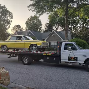 Battery dead? No worries! G&C Towing Services in Kennesaw, GA, is here to give you a quick and efficient jump start. Available 24/7, our friendly team is just a call away, ready to get your car running again with our reliable and prompt jump-start services. We understand the inconvenience of a dead battery, especially when you're in a hurry, which is why we ensure a fast response time to minimize your downtime and stress. Trust G&C Towing Services for a safe and speedy solution that gets you bac