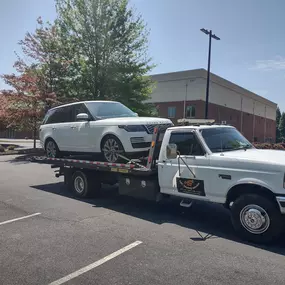 Looking for an affordable towing service in Kennesaw, GA? G&C Towing Services offers top-notch towing solutions at prices that won't break the bank. We understand that needing a tow can be stressful and unexpected, which is why we are committed to providing our community with reliable, fast, and cost-effective services 24/7. Our team of experienced professionals uses the latest equipment to ensure your vehicle is handled safely and efficiently. With G&C Towing Services, you can expect transparen