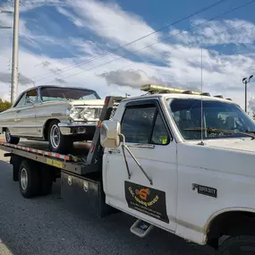 In need of a tow truck near Kennesaw, GA? G&C Towing Services is just a call away, ready to assist you 24/7 with fast, reliable, and professional towing services. Whether you're dealing with a breakdown, accident, or any unexpected vehicle issue, our expert team is equipped with top-of-the-line tow trucks and technology to ensure your vehicle is handled with care. We pride ourselves on our quick response times and competitive pricing, making us the go-to local choice when you need a tow truck fa