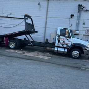 Bild von Lopez Towing Service LLC