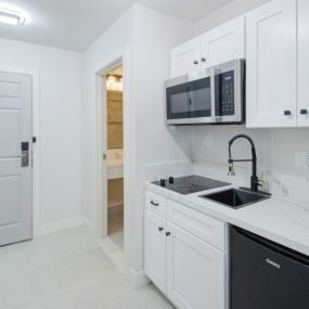 King Studio Suite kitchenette